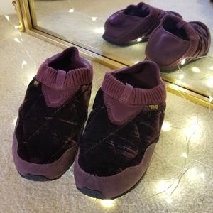 Teva Velvet Ember Moc